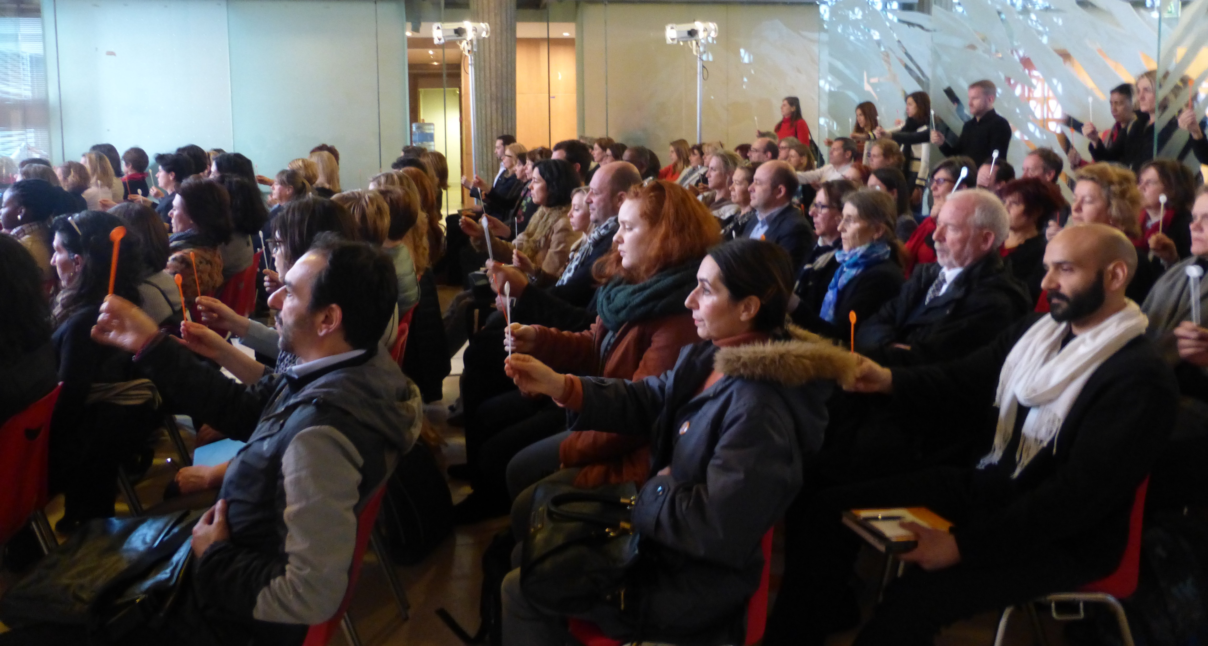 Atelier de 140 personnes au printemps de l'optimisme 2016 atelier voir ses yeux autrement